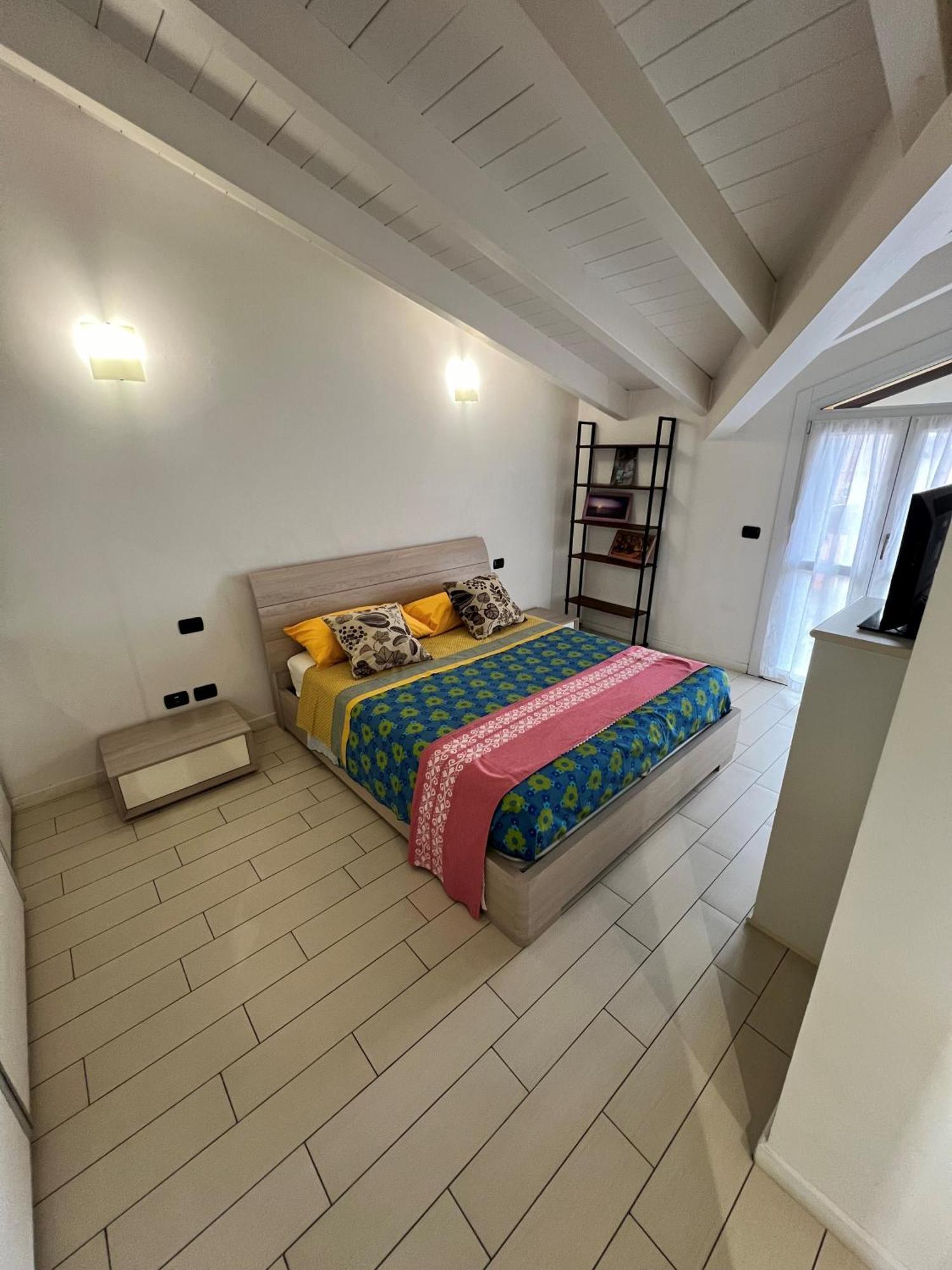 Apartmán Mansarda Polpetta Corsico Exteriér fotografie